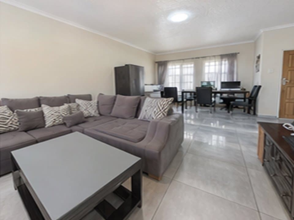 House share flat - Avondale West